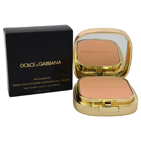 Dolce & Gabbana Perfect Matte Powder Foundation.